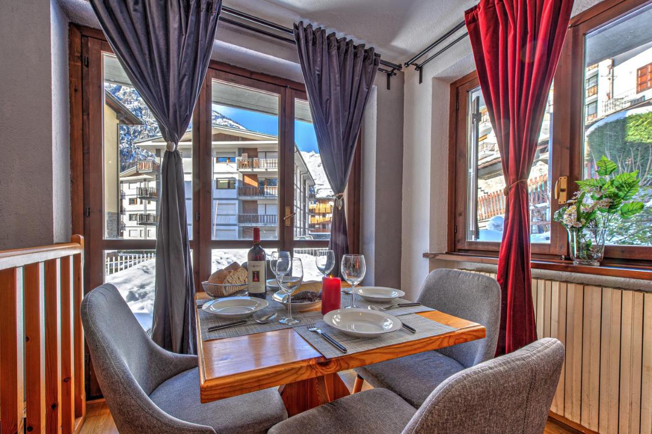 Appartamento Casa Julie - Accogliente Rifugio Nella Quiete - Cour 0157 Courmayeur Esterno foto