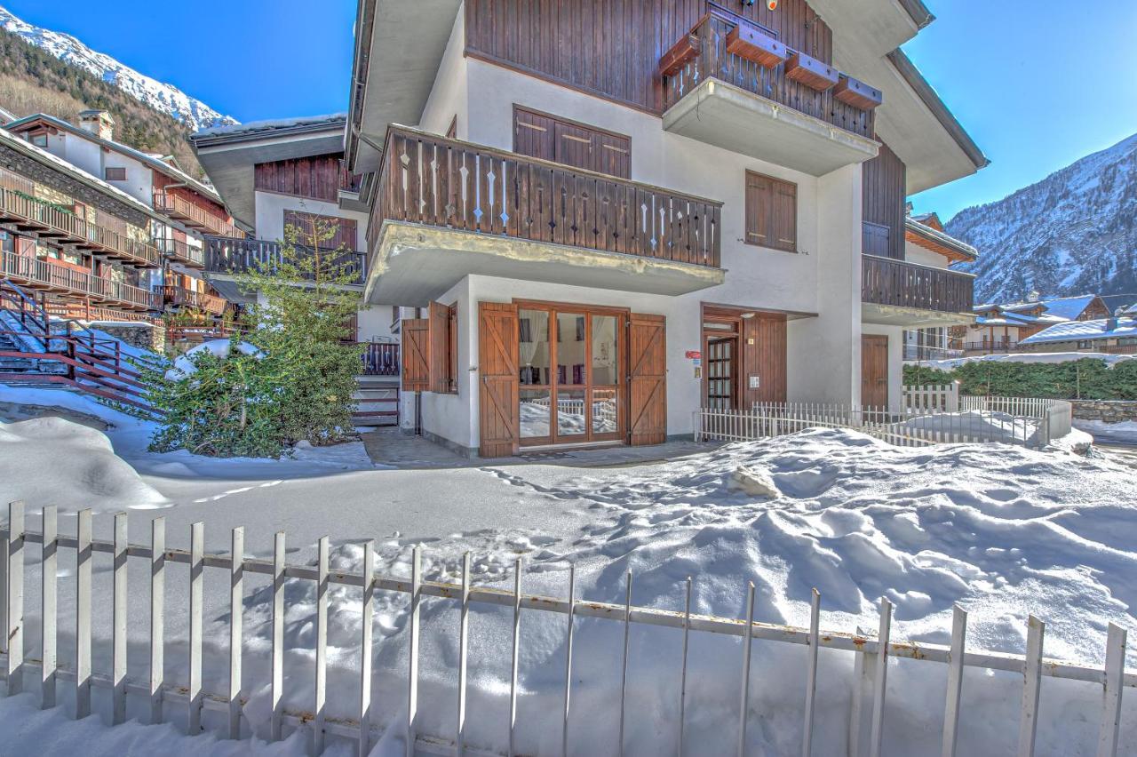 Appartamento Casa Julie - Accogliente Rifugio Nella Quiete - Cour 0157 Courmayeur Esterno foto