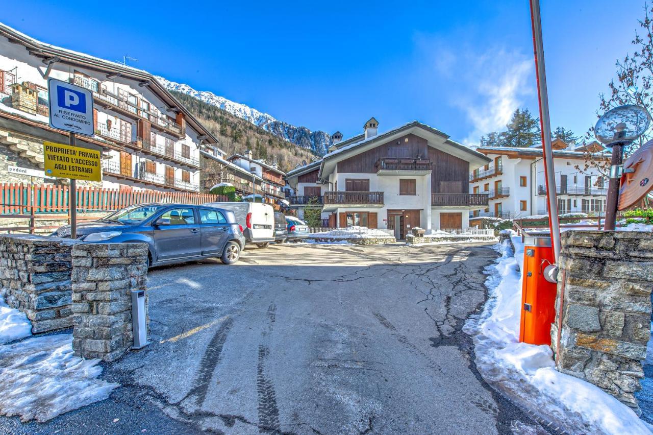 Appartamento Casa Julie - Accogliente Rifugio Nella Quiete - Cour 0157 Courmayeur Esterno foto